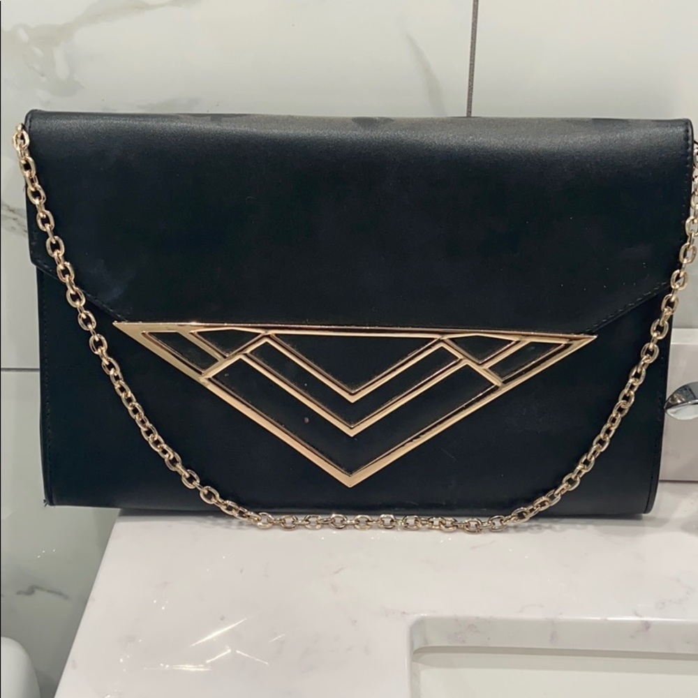 Black clutch